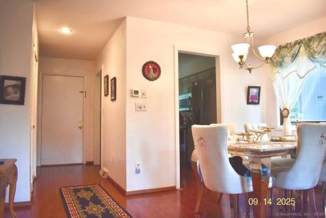 8 Tamarack Lane Woodbury CT 06798