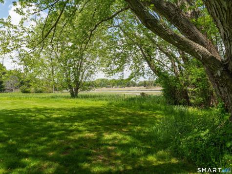 31 River Colony Guilford CT 06437