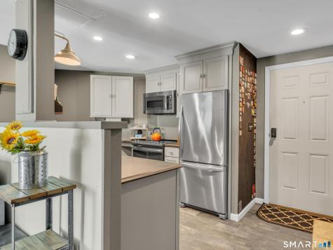 31 River Colony Guilford CT 06437