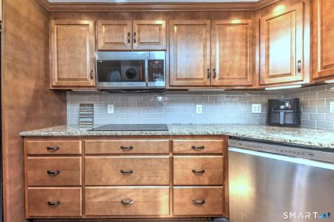 8 Inverness Square Middletown CT 06457