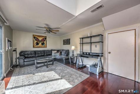 8 Inverness Square Middletown CT 06457