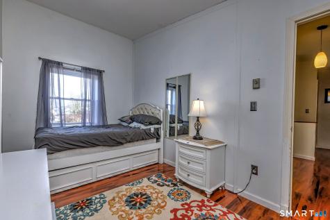 8 Inverness Square Middletown CT 06457