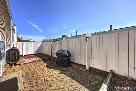 8 Inverness Square Middletown CT 06457