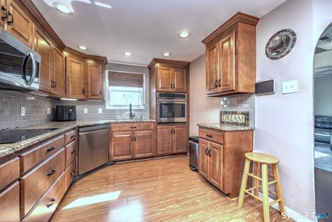 8 Inverness Square Middletown CT 06457