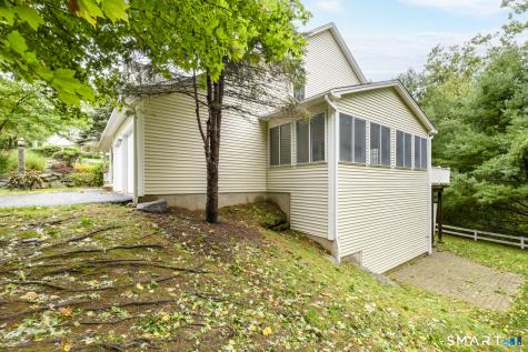 207 Woodlawn Drive Seymour CT 06483