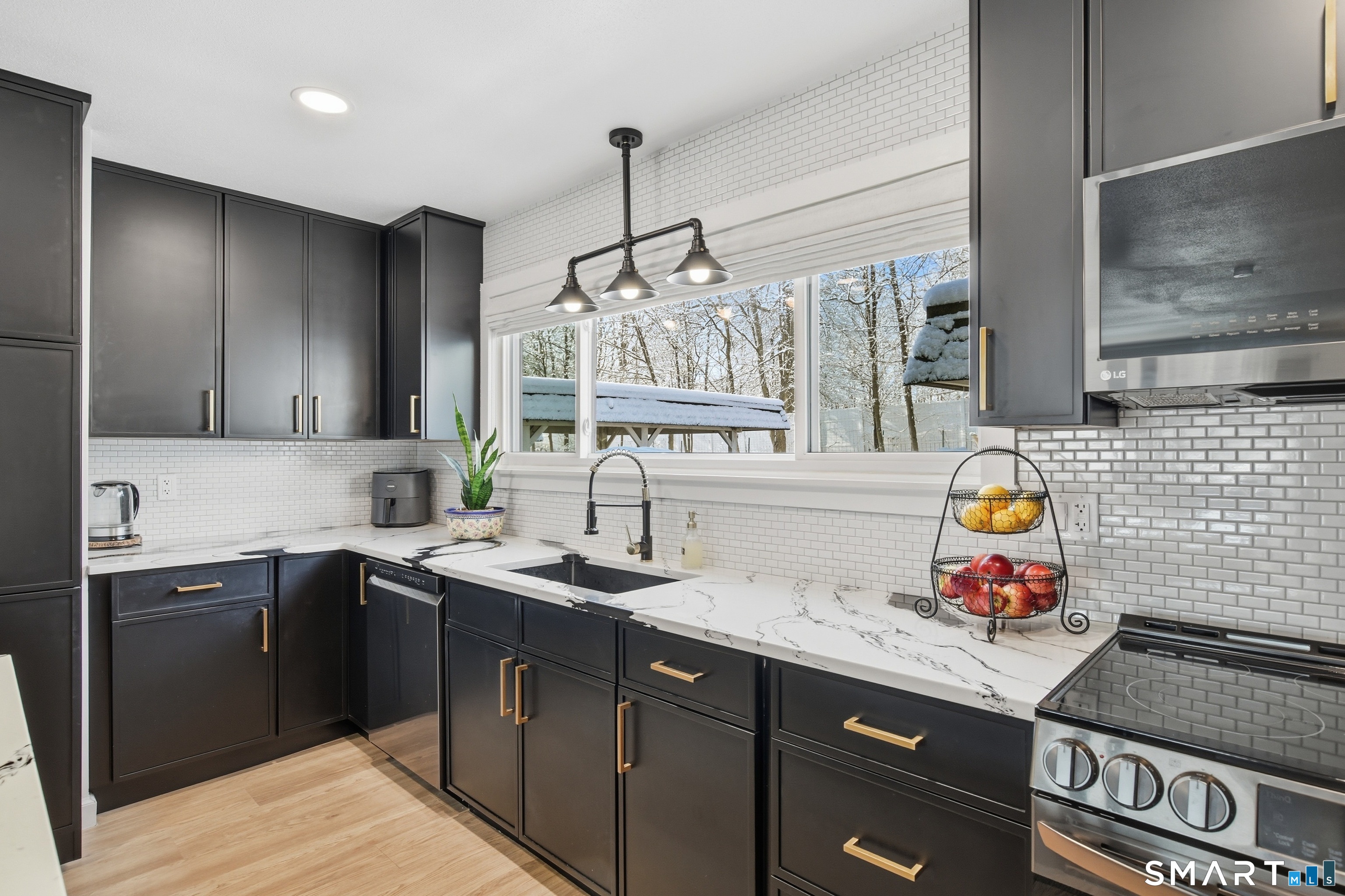 4 Pebblestone Circle Suffield CT 06078