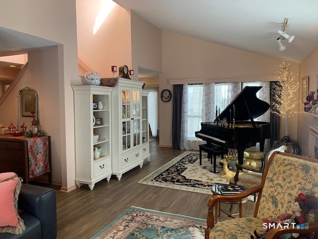 28 Cottonwood Drive Avon CT 06001