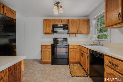 81 East Pattagansett Road East Lyme CT 06357