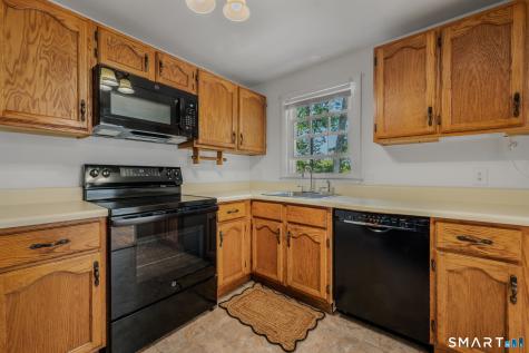 81 East Pattagansett Road East Lyme CT 06357