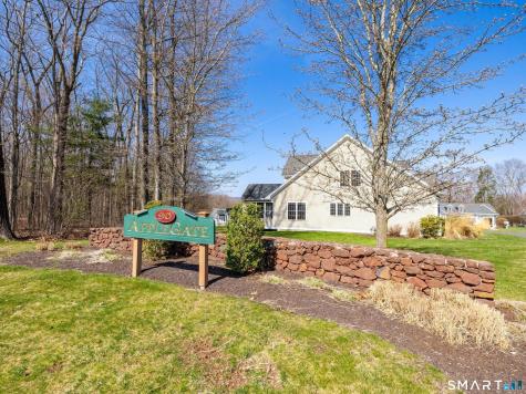 90 Apple Gate Southington CT 06489