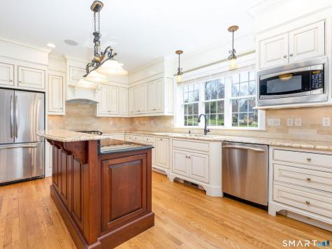 90 Apple Gate Southington CT 06489