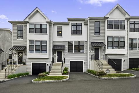 101 Brentwood Circle Danbury CT 06810