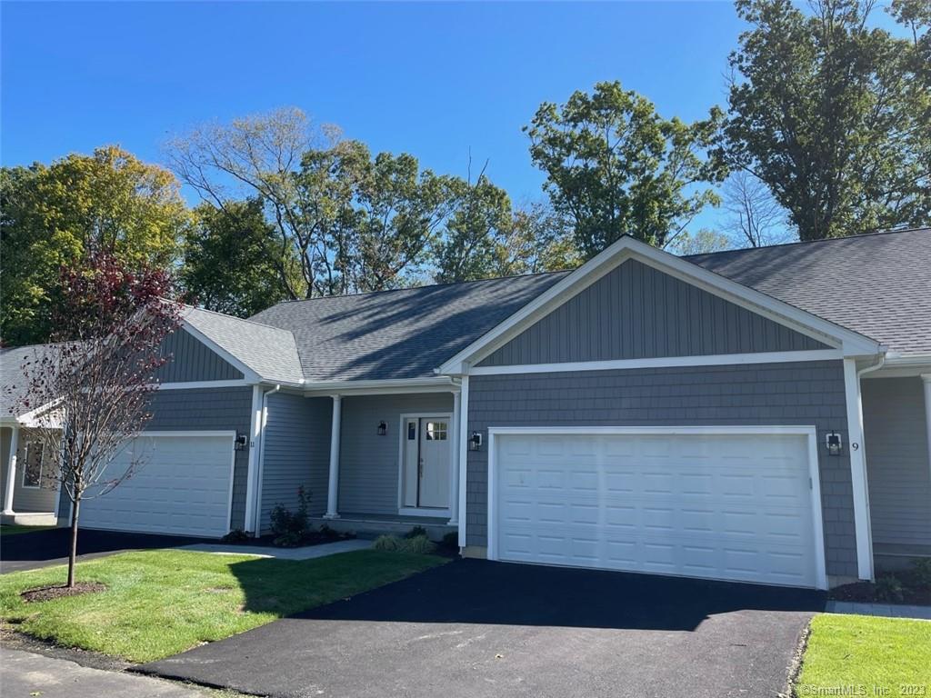 39 Sallys Way Shelton CT 06484