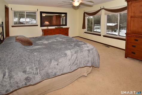 49 Cliffside Drive Manchester CT 06042