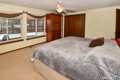 49 Cliffside Drive Manchester CT 06042