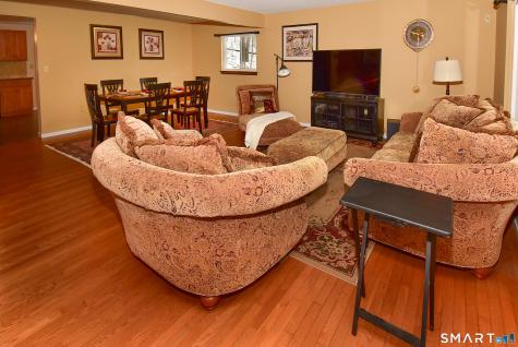 49 Cliffside Drive Manchester CT 06042