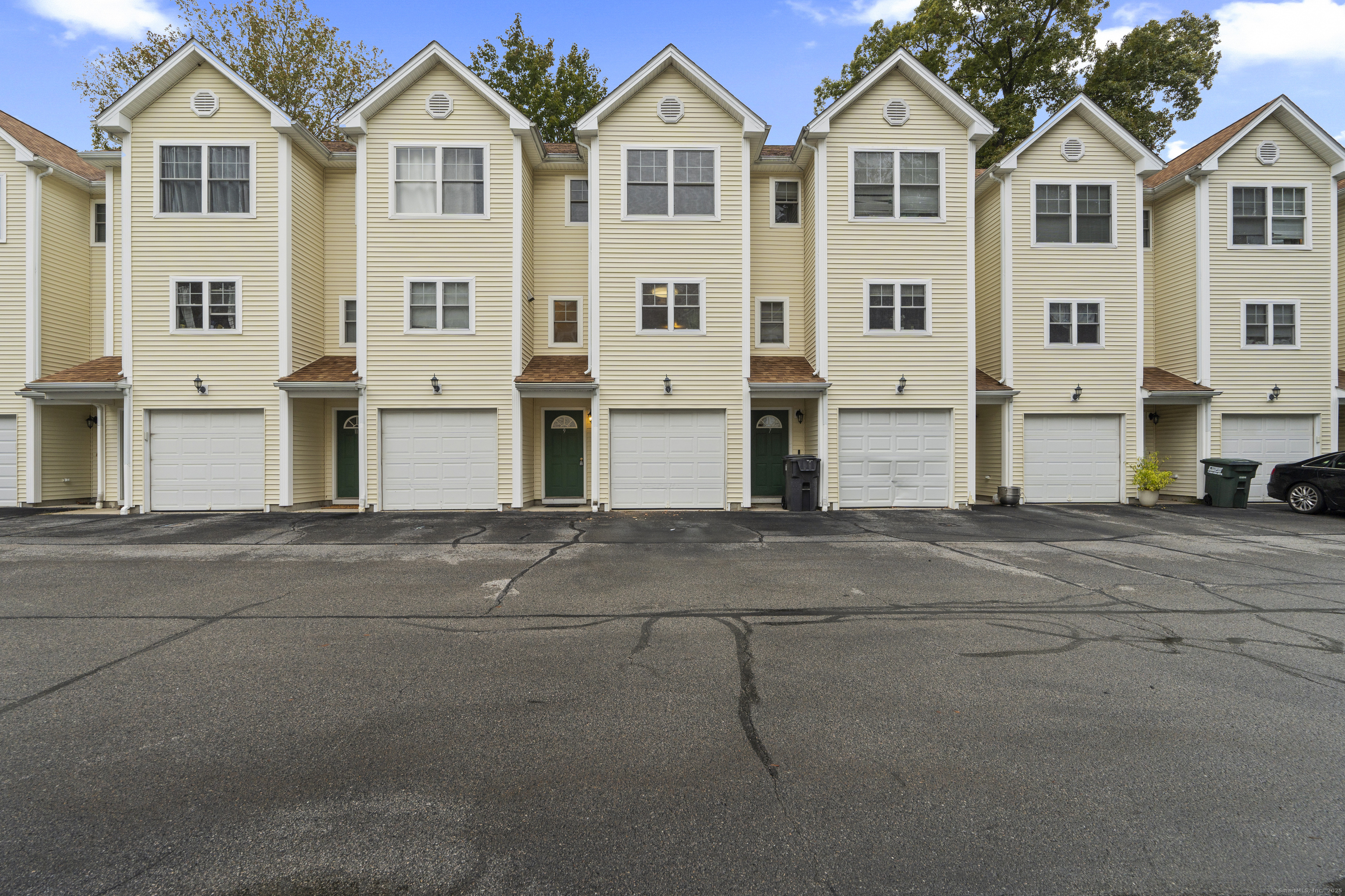 527 West Thames Street Norwich CT 06360