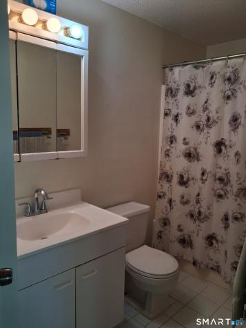 15 Hamre Lane Branford CT 06405