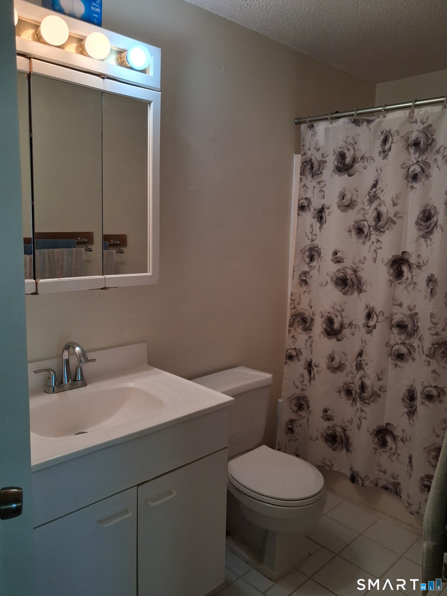 15 Hamre Lane Branford CT 06405