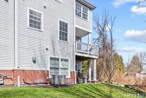 71 Aberdeen Way Fairfield CT 06890