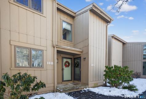 10 Pilgrim Harbor Wallingford CT 06492