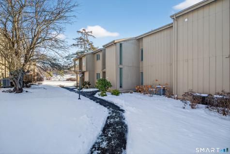 10 Pilgrim Harbor Wallingford CT 06492