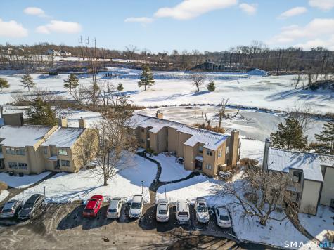 10 Pilgrim Harbor Wallingford CT 06492