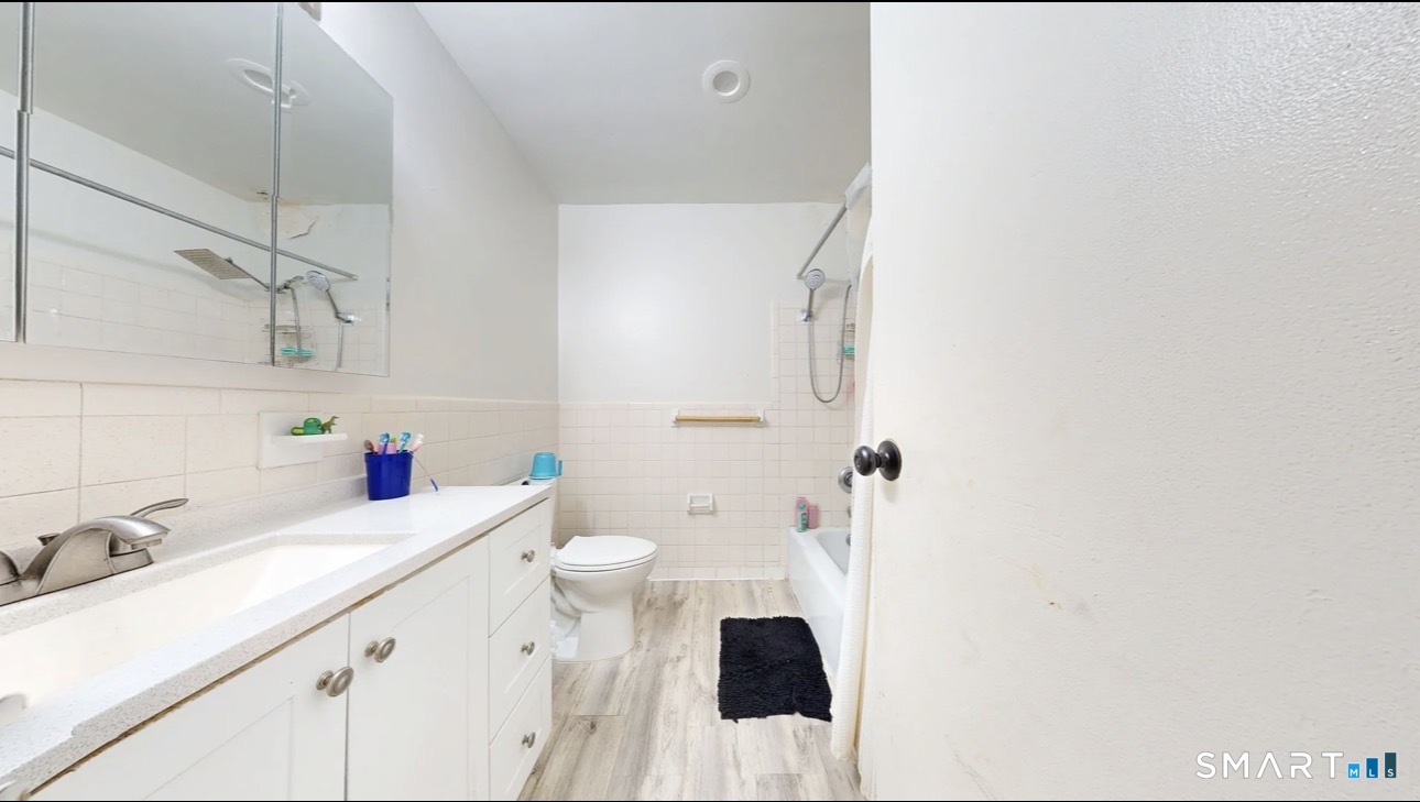 157 Bull Hill Lane West Haven CT 06516