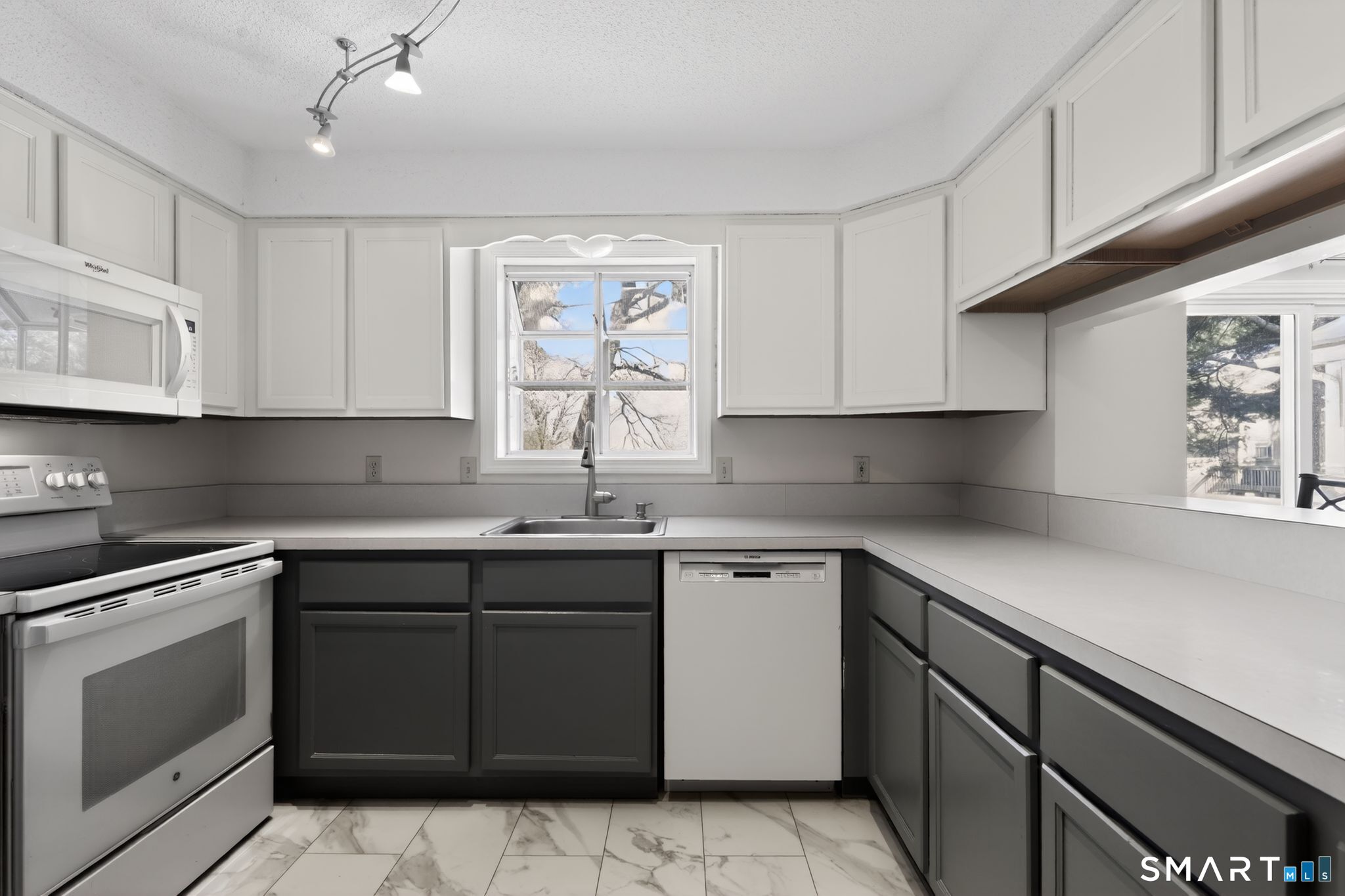 2107 Meadowview Drive East Windsor CT 06088