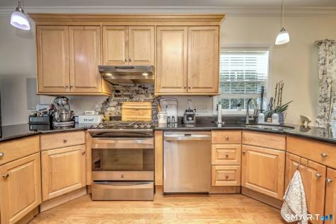 12 Landin Street Woodbridge CT 06525