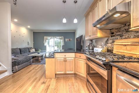 12 Landin Street Woodbridge CT 06525