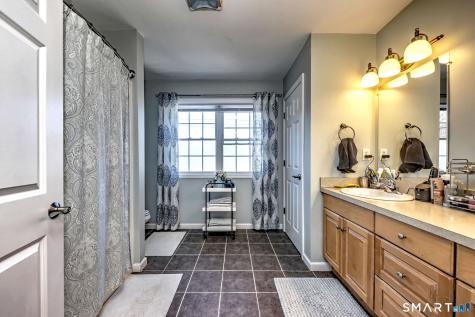 12 Landin Street Woodbridge CT 06525