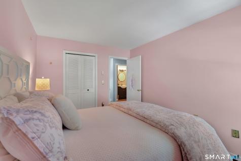 4 Wellington Drive Farmington CT 06032
