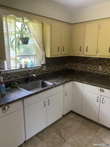 56 Oakwoods Lane Branford CT 06405