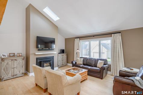 12 Boulevard Drive Danbury CT 06810