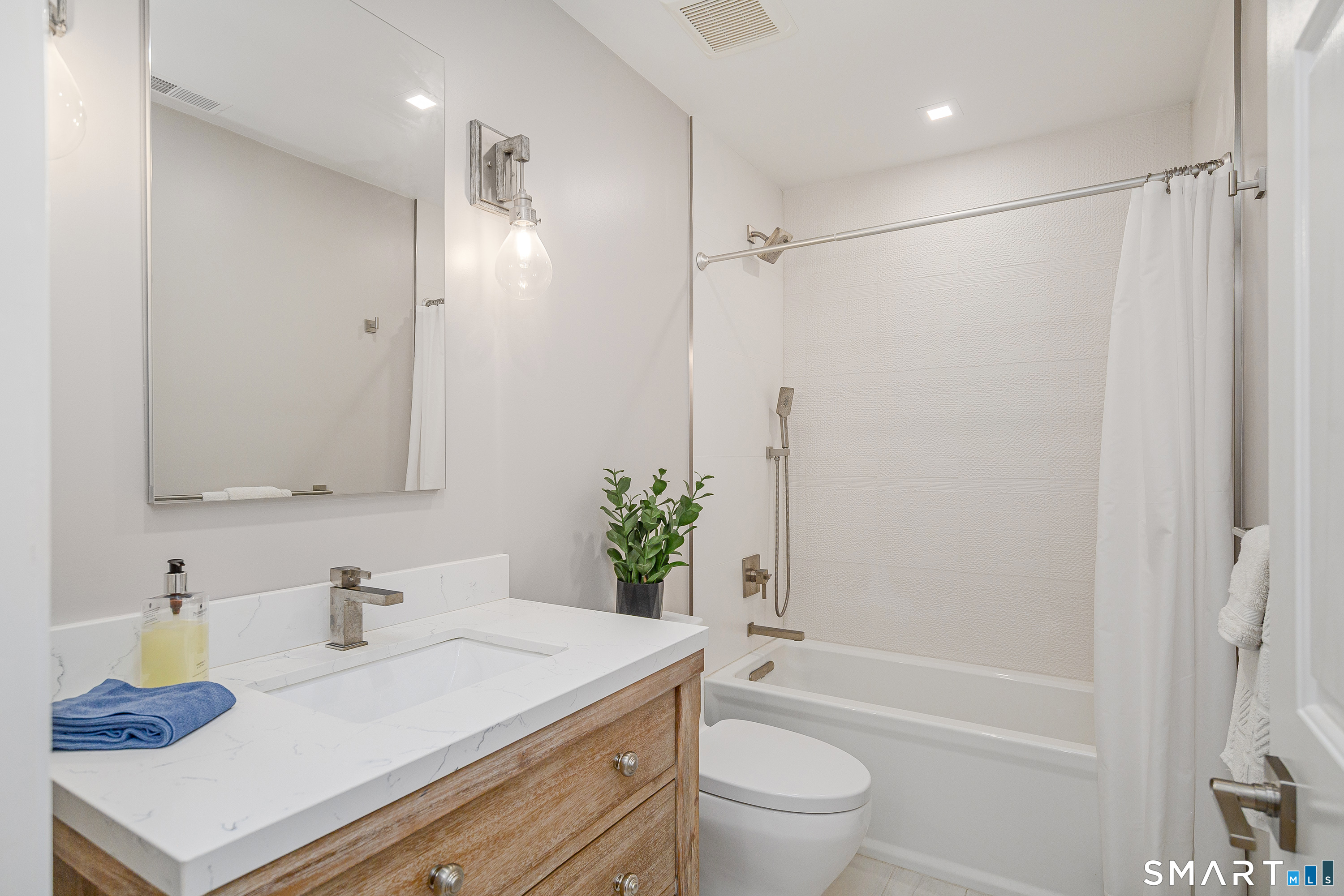 12 Boulevard Drive Danbury CT 06810