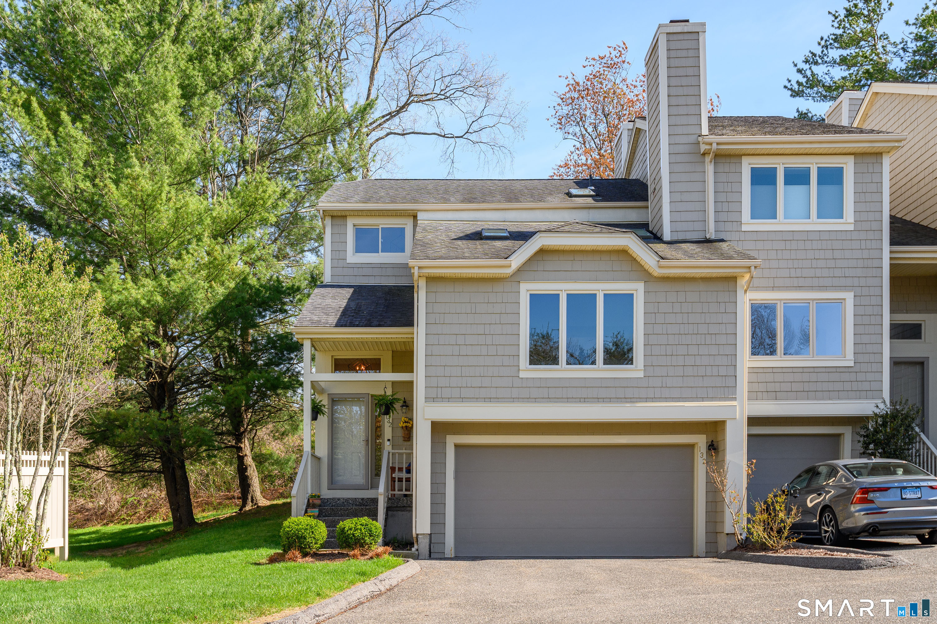 12 Boulevard Drive Danbury CT 06810