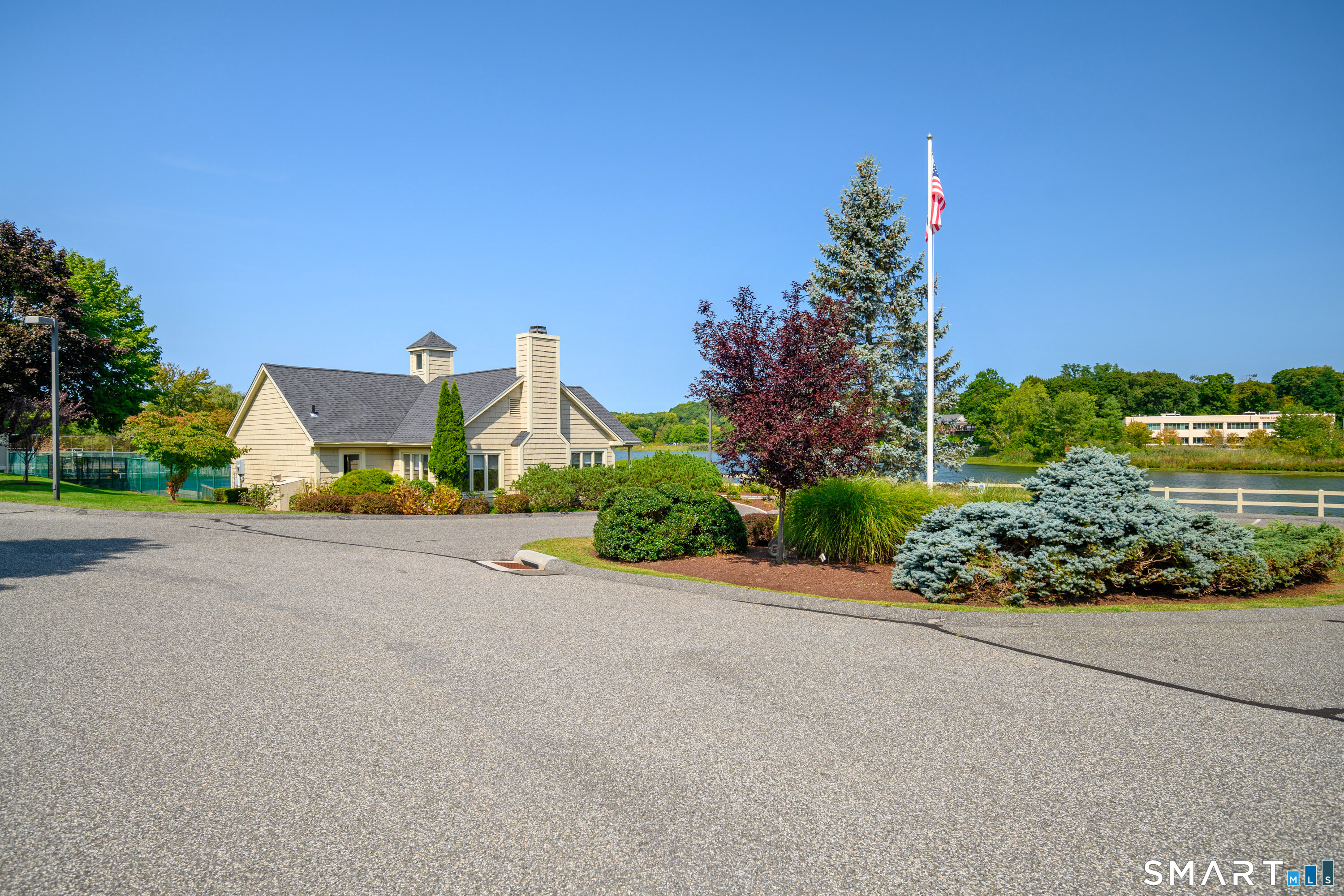 12 Boulevard Drive Danbury CT 06810