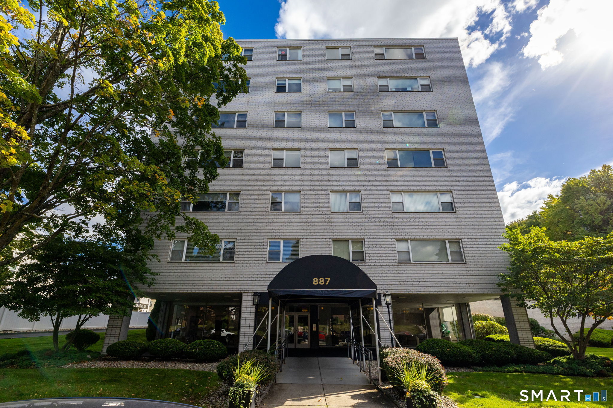 887 Farmington Avenue West Hartford CT 06119