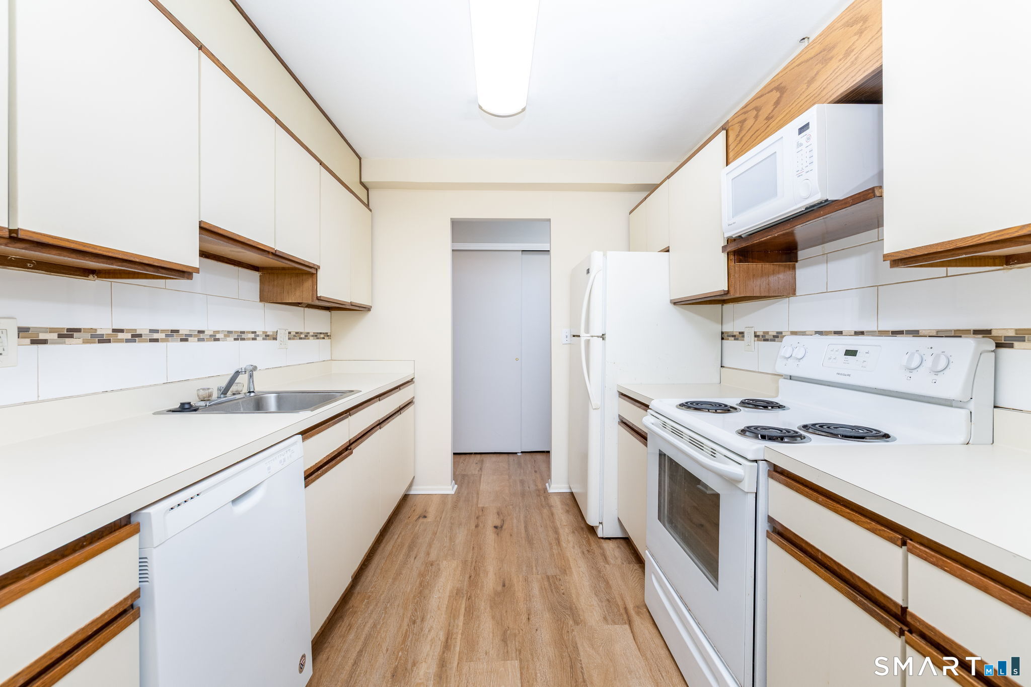 887 Farmington Avenue West Hartford CT 06119