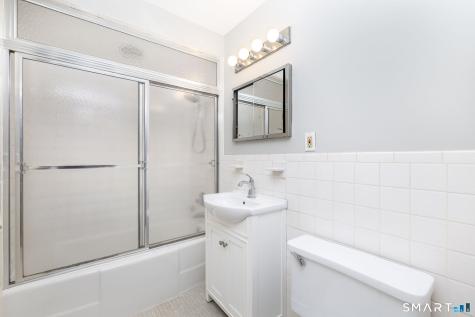 887 Farmington Avenue West Hartford CT 06119