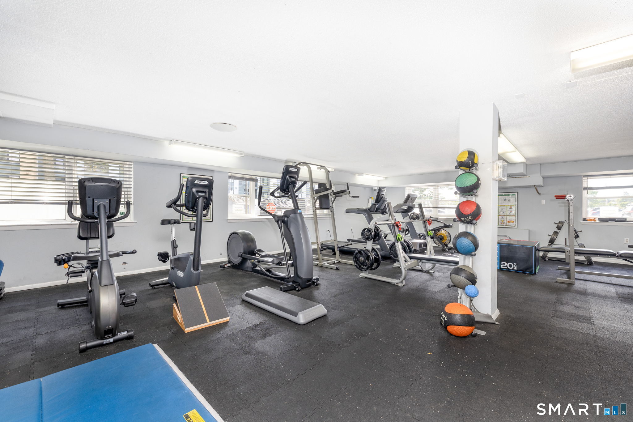 887 Farmington Avenue West Hartford CT 06119