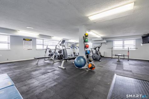 887 Farmington Avenue West Hartford CT 06119
