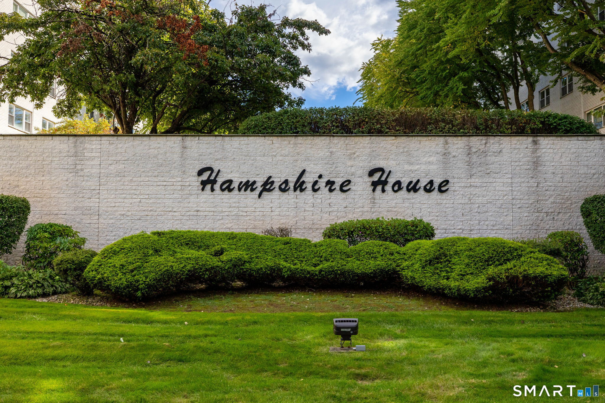 887 Farmington Avenue West Hartford CT 06119