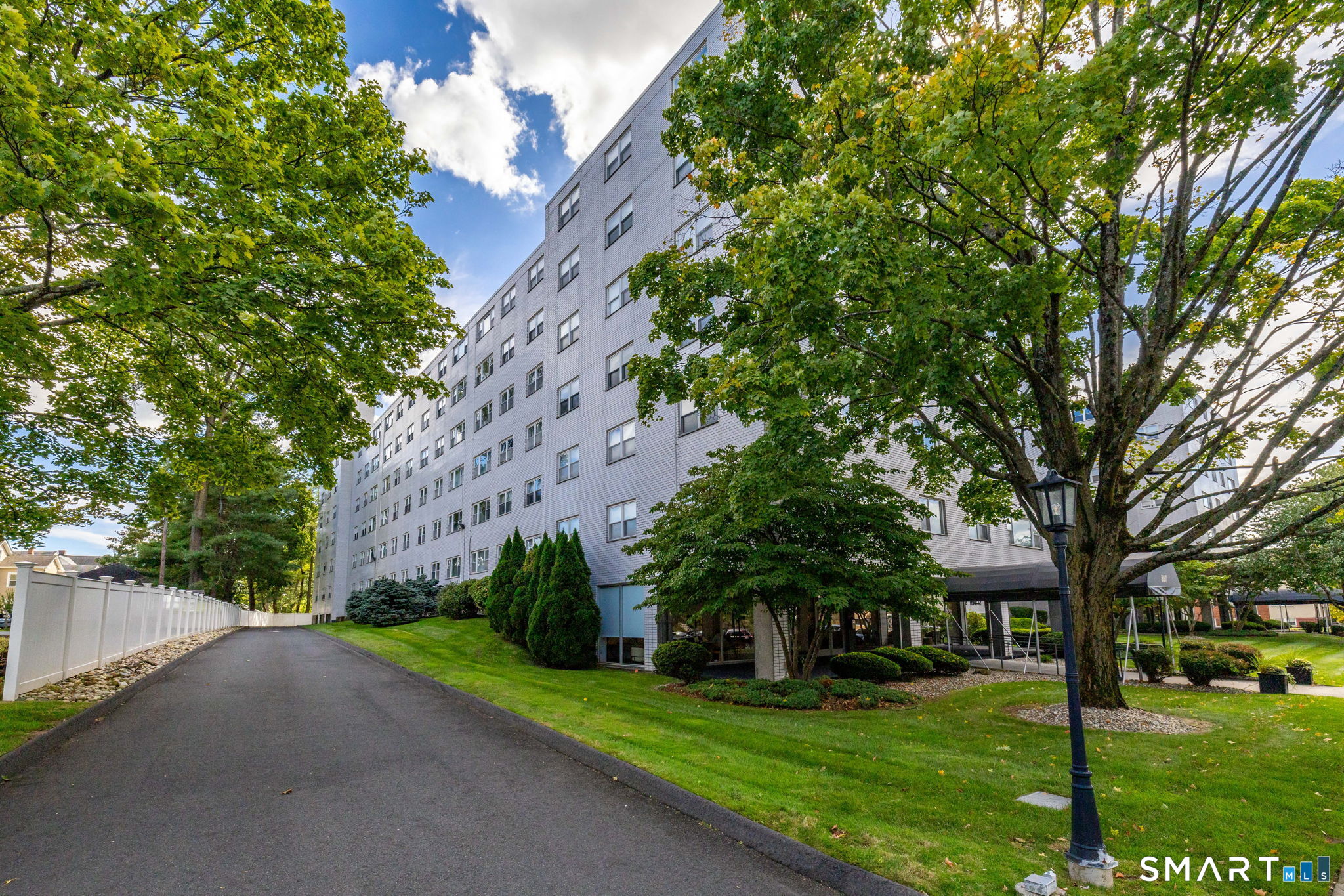 887 Farmington Avenue West Hartford CT 06119