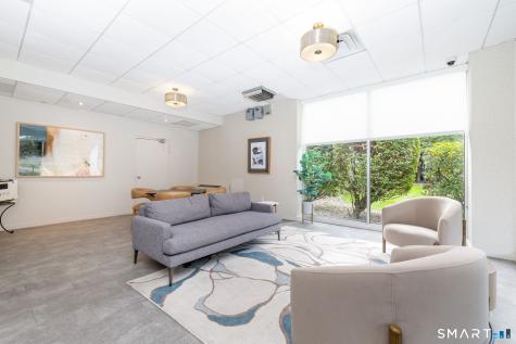 887 Farmington Avenue West Hartford CT 06119