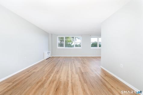 887 Farmington Avenue West Hartford CT 06119