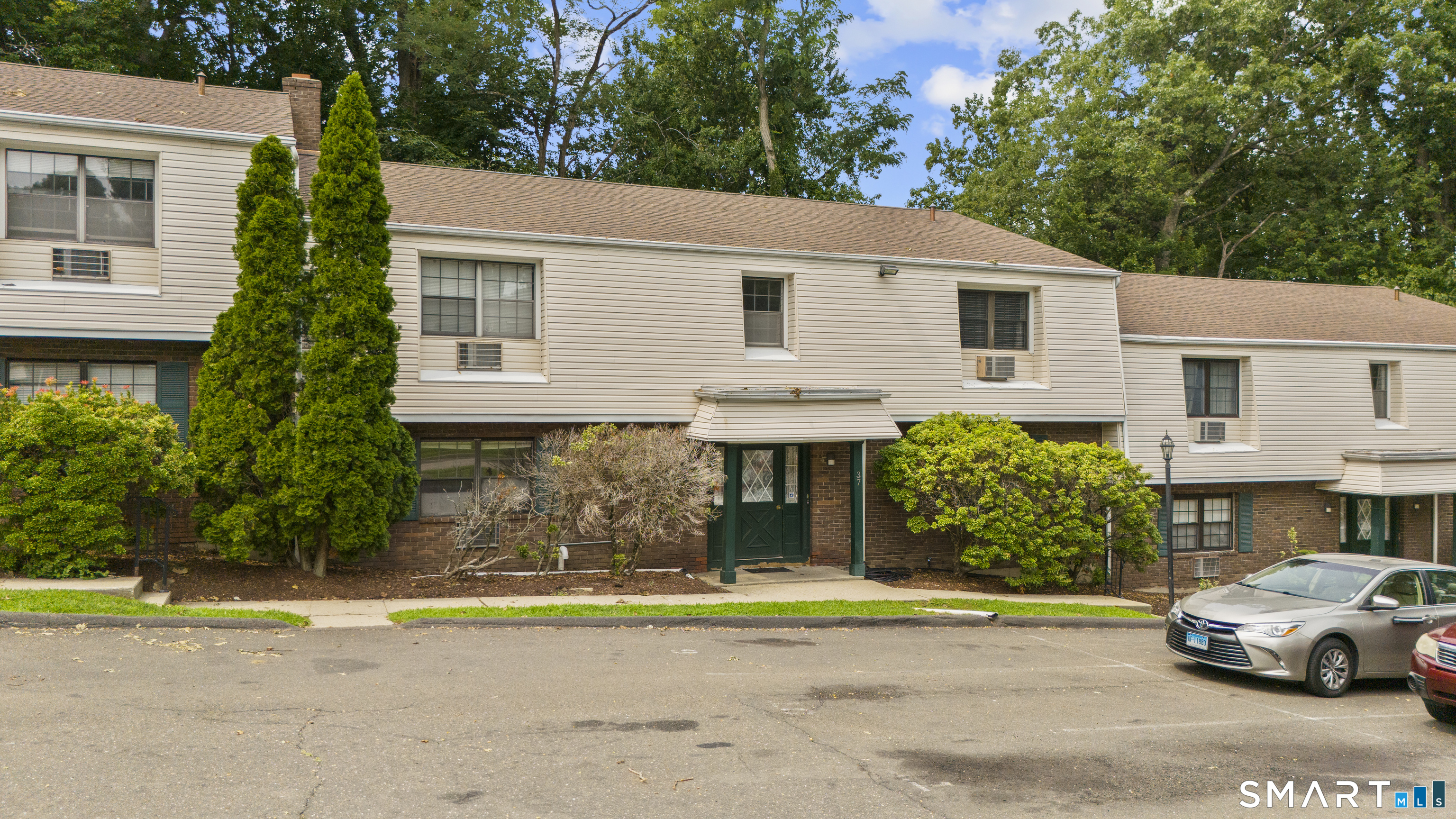37 Enid Street Bridgeport CT 06606