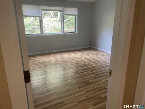 8 Ironwood Road West Hartford CT 06117
