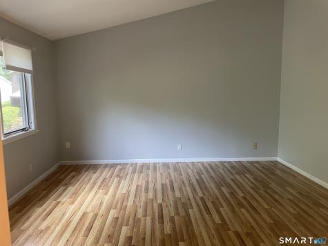 8 Ironwood Road West Hartford CT 06117